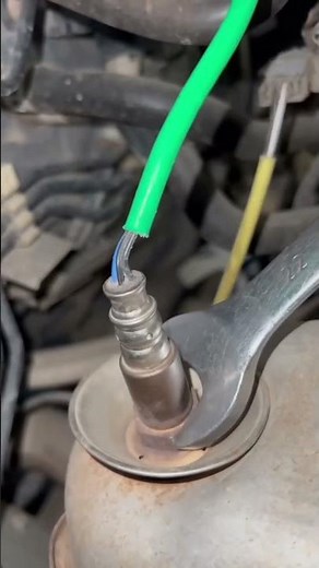 Oxygen sensor Bank 1 location & fitting process #Automotive#CarRepair#MechanicLife#Workshop#CarCare