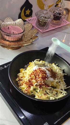 4-CHEESES. Crunchy shell. Stretchy + dripping inside 🧀 #foodreels #crispydelights #foodielife