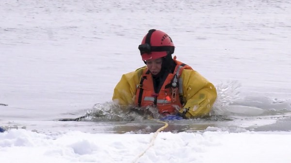 How to survive breaking through thin ice