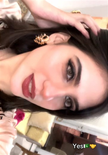 Latina makeup on 🇵🇰face #trending #CapCut #foryoupage #viralvideo #capcutvelocity