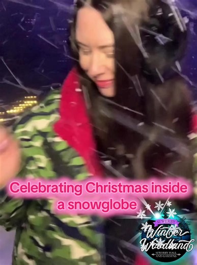 Inside a giant #snowglobe feels like the only place I will experience #snow this Christmas. As always I’ve been keeping wrapped up warm in my @REGATTA outdoor waterproof robe. I’ve worn this every day lately and continue loving it. The pockets on it are so deep that I’ve not needed to take a bag anywhere which feels really freeing. The robes are on sale and the one I have is 10% off at £52 rather than £58. You can also pick up kids sizes too. #winterclothes #christmasdance #merrychrismas