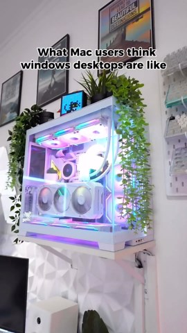 This is too real — Mac vs Windows users in one clip