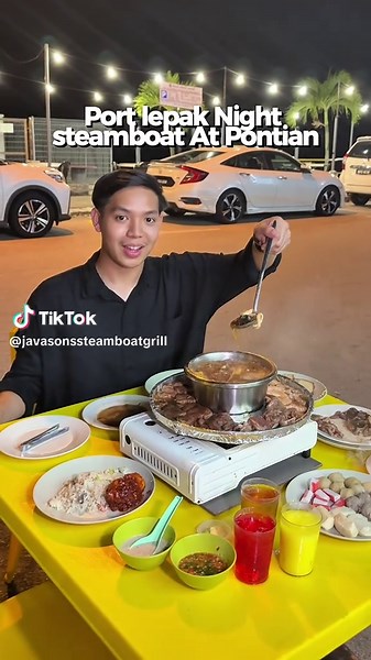 Malam Lepak Steamboat di Pontian