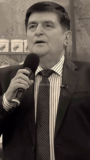 @aysmodabaku on Instagram: "•Ay uçan quşlar🎶#unutdiq"