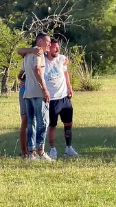 A Valencia CF-flavoured welcome🦇🇦🇷 There's no better person to give Messi a fitting reception after becoming a World Cup winner for Argentina than 'Kily' González😎 'Kily', 'Kily'! | Valencia C.F