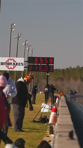 FuelTech USA on Instagram: "John Ricca smashes the world record for the FASTEST screw blower! 😱🔥 The Australian hit an incredible 3.558 @ 216.03mph with a full FuelTech setup! 🚀 He’s currently sitting #3 in qualifying for the RVW class at Lights Out 16. #FuelTechEverywhere #FuelTech #DragRacing #FloRacing #ScrewBlower"