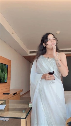 smoking girls 🚬 in so Dirk #trending #love #love #funny #viral #viralvideo #music #smocking