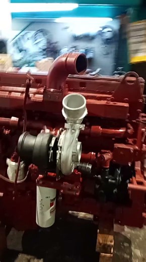 Finalizando. motor. Cummins. QSM 11. serviço whats 11956596474. Júlio TEC mecânico CRT sp