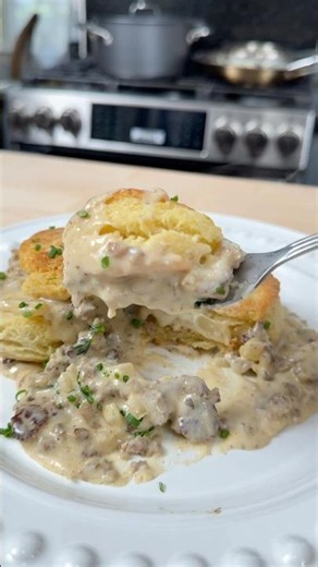 Biscuits & Sausage Gravy #mrmakeithappen