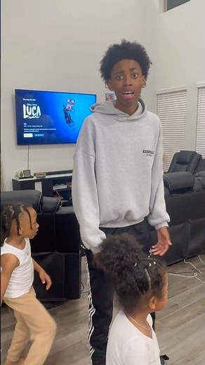 Mom catches alien peeking inside window #shorts