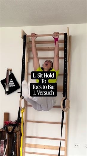 Das Video posten und in ein paar Wochen, mich darüber lustig machen das ich es nicht geschafft hab 💪🏽💪🏽🔥🔥freu mich drauf. Wo steckt ihr grad fest? #calisthenics #calisthenicsmotivation #gymhumor #motivationday #workoutfail