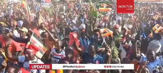 ICYMI: Supporters react as National Unity Platform (NUP) presidential candidate, Mr Robert Kyagulanyi, alias Bobi Wine, arrives at Tanda grounds in Entebbe Municipality to address a campaign rally. Earlier, he read the Kabaka's Christmas message to supporters at Makindye-Ssabagabo in Wakiso District. #MonitorUpdates #UgandaDecides2026 📹Michael Kakumirizi | Daily Monitor