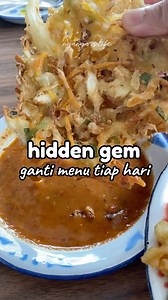 612K views · 10K reactions | HIDDEN GEM SAVE DULU!! masakan nya fresh ganti menu setiap hari jadi moal bosen besti…WARung TIlu NIni namanya..buat kedai makan mah ini endolita bambang suganda nasi kecombrangnya enak jarang ada襤 @warungtilunini Jl.sabar no 20, pasteur OPEN 9AM sampai selesai #kedaisarapan #menusarapan #menurumahan #masakannusantara #kulinerbandung #menuharian #kedaimakan | Elham Maryanti | Facebook