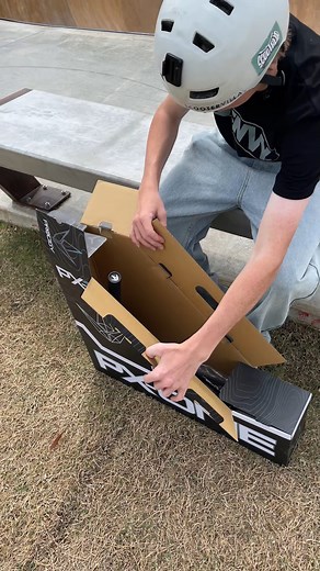 Let's unbox & ride the new Prodigy X ONE How nice is that orange 👌 Hit up your local retailer to cop one today! 5 New Colorways Durability improvements Brand new TPR V3 Handgrips Declare V2 Forks with High Tensile axle Reaper V3 Style bar now on Park All axle heads now 6mm PX ONE is now more solid than ever 👊 #Scootering #ProdigyXOne #PX1 #Bluntandenvy | Blunt Scooters