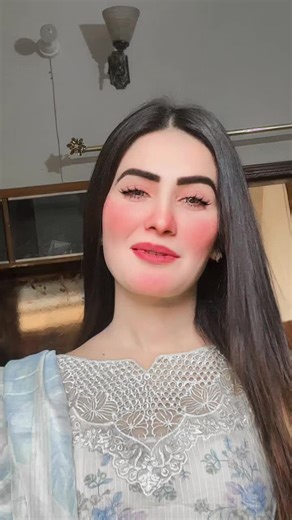 Samara Khan's Best Friendship Tips and Humor