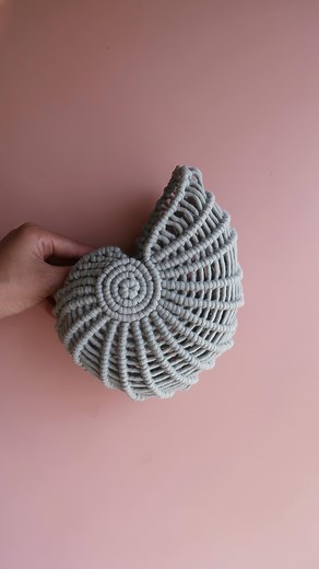 Macrame • Handmade • Tutorial • Fiber Arts on Instagram: "Another macrame seashell bag, made with different shape and measurements. What do you think?🐚 Working on the tutorial, will upload soon on our channel (it’s a members only video). Please subscribe our channel, link on bio✨ #macrame #macramewallhanging #macramelove #macramemakers #macrameforbeginners #crownknot #macrametutorial #handmade #macramebag #macramemovements #macramecoaster #macramestrap #diyprojects #seashell #seashellart #seash