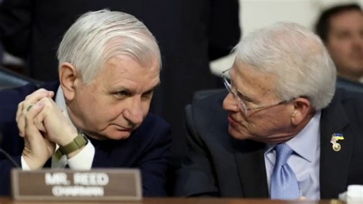 Bipartisan group of senators call for an investigation into Signal group chat