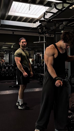 Effective Arm Training Techniques Using Lifting Straps