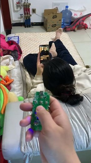 Hahaha, this remote control is so fun, funny video, Bluetooth remote control of mobile phone, pr