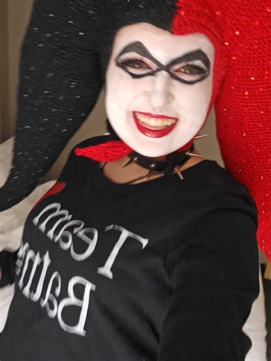 can't wait to wear her again and not do a shitty rush job on my makeup 😚 #crochet #crochetcosplay #harleyquinn #harleyquinncosplay #dccomics