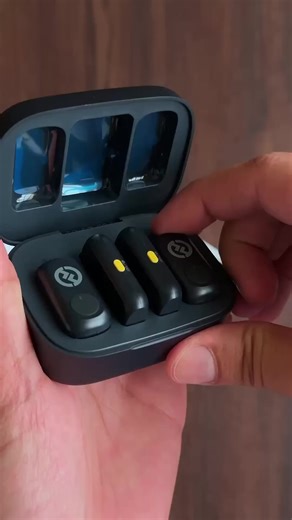 Hollyland LARK A1 Combo – 2-Person Wireless Microphone System 2-person wireless microphone system for mobile devices • USB-C and Lightning connector compatibility • 2.4 GHz wireless transmission with stable signal • Lightweight, compact, and portable design • Clear 24-bit audio with low latency • Perfect for vlogs, interviews, podcasts, and livestreaming • Easy clip-on setup for transmitters @14999ksh