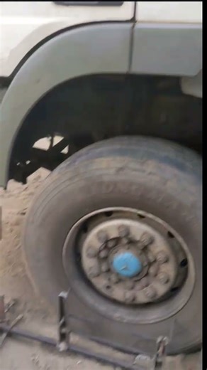 réglage du parallélisme de roue sur une mercedes Benz actros. abonne toi a la. chaîne.