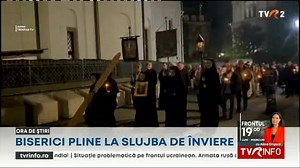 Mii de credincioşi au fost, azi-noapte, pe Dealul Patriarhiei pentru a lua lumină şi pentru ascultă Slujba de Înviere. În Centrul Vechi, preoţii şi măicuţele de la Mănastirea Stavropoleos au ieşit cu toaca pe străzile pline de oameni veniţi la distracţie, pentru a-i chema la Slujba de Înviere. https://tinyurl.com/2p8xt3eh | Ştirile TVR | Facebook