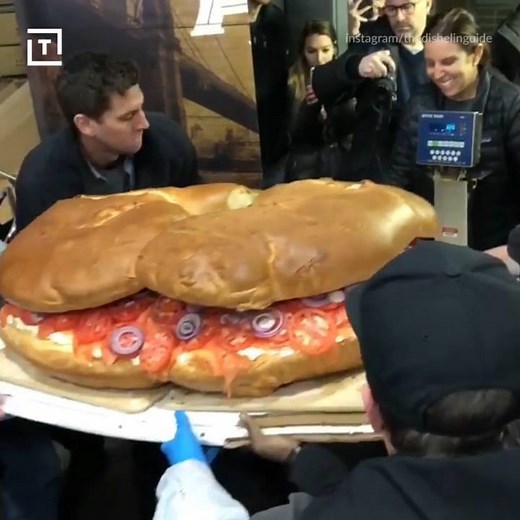 900K views · 1.1K reactions | This gigantic bagel is definitely worth the weight. | Thrillist | Facebook