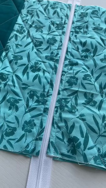 DIY Quilted Makeup Bag Tutorial | Sewing Projects for Beginners