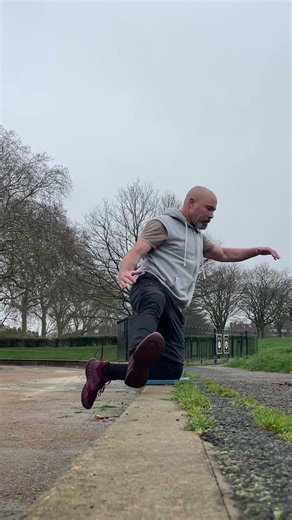 FUNCTIONALLY FANTASTIC #exerciseoftheday #strengthcoach #outdoorfitness