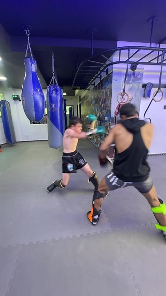 @M.A.R.O.U.N i used to train him since he was 5 years old he is sparring with me now so proud 🙏🏽❤️#lebanon #kalash #kalashgym #sport #CapCut #explore #viral #fyp