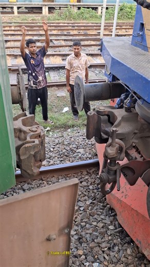 Trains of BD | Centre Buffer Coupling (CBC), process. #shorts #ytshorts #cbc #coupling #train #engine #reelsvideoシ #reelsviralシfb #reelsfbシ #manualcoupling | Instagram