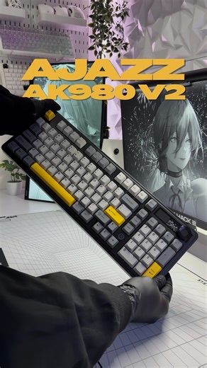 Shinra on Instagram: "Happy Monday 🤍 | New keyboard collab with @ajazz_brand Meet the AJAZZ AK980 V2, a premium gasket-mounted 98% keyboard with tri-mode connectivity (USB-C / 2.4G / Bluetooth 5.1), a 1.14” customizable TFT screen, and a metal control knob for quick adjustments. It features hot-swappable support (3/5-pin), south-facing RGB, Cherry-profile PBT keycaps, and a five-layer dampening system for a soft, cushioned feel and deep sound. With an 8000mAh battery, 1000Hz polling (wired/2.4G
