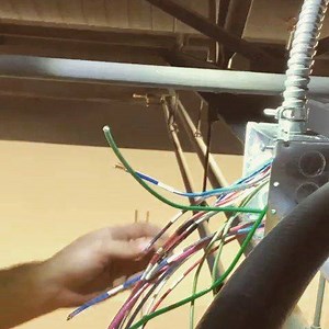 Here is @lme_sparky demonstrating just how effective the Nut Blaster is at tightening wire nuts. If you're tightening a couple of thousand wire nuts per day over the course 10 to 20 years, your wrists are not going to like you very much by the end of it. Do the math and save yourself from getting Carpal Tunnel Syndrome. Don't knock it until you try it! Product page: https://www.rack-a-tiers.com/product/nut-blaster/ #repost #rackatierstools #nutblaster #electrician #electricaltools #apprentice #j