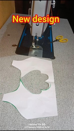 Simple stylish latest blouse neck design cutting ✂️#shortvideo #blousedesign