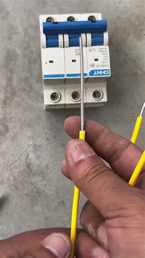 #electricalwork #circuitbreaker #wiring #electricalsafety #diyprojects #homeimprovement #electrician