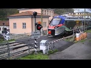 Spoorwegovergang Rassina (I) // Railroad crossing // Passaggio a livello