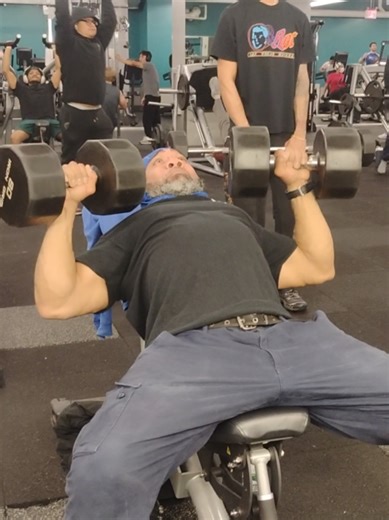 big chest day... #chestwork #chestday #dumbellworkout #powerbodybuilding