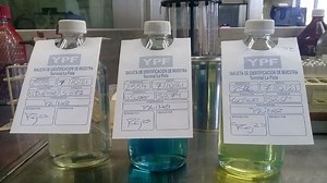 ¿Por qué la nafta Súper tiene color azul?