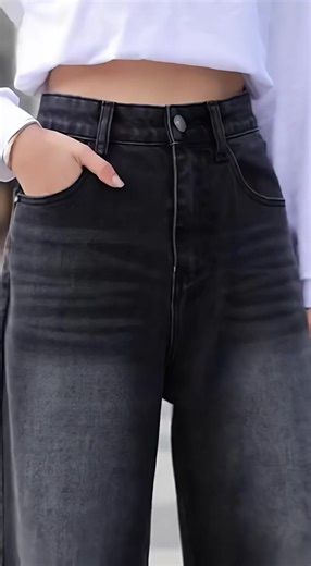 Celana jeans hitam adalah lambang gaya | Lembut, nyaman, dan serbaguna. Celana jeans hitam sederhana sangat cocok untuk bekerja maupun bersantai. #jeans #celana #celanaserbaguna #pakaian#Celana Baggy JeansCelana Jeans Wanita Korean Style Loose Wide Leg High Waist