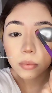 Tutorial de maquiagem fácil usando uma colher!🤭🤯 Gostaram? Curte e marque as amigas para aprenderem também | Adoro Maquiagem