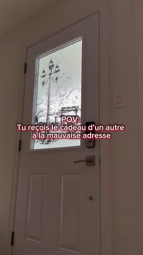 7.9K views · 303 reactions | À retourner 笠 #noël #chanson #cadeau #humour #quebecois #fyp | Classe Moyenne | Facebook