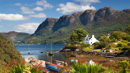 Picturesque Scots 'jewel' named among UK's best 'chocolate box' villages