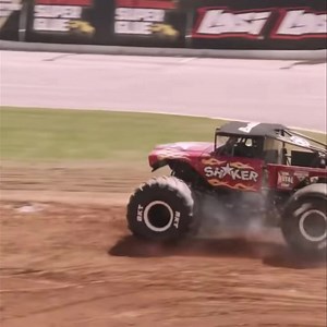 54K views · 246 reactions | Big problems for Shaker in Round 1  | Monster Jam | Facebook