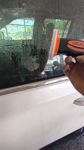 Glass Cleaner Tips for Removing Oil Residue