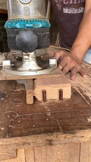 Woodworking Tips // Trimmer router Techniques for Wood Windows #woodworking #diy #tipsandtricks