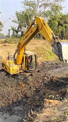 CAT Excavator Transforms a Canal with Powerful Precision | Satisfying Earthmoving Shorts