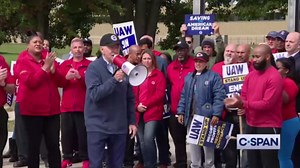 Biden plays blue-collar Joe on UAW picket line