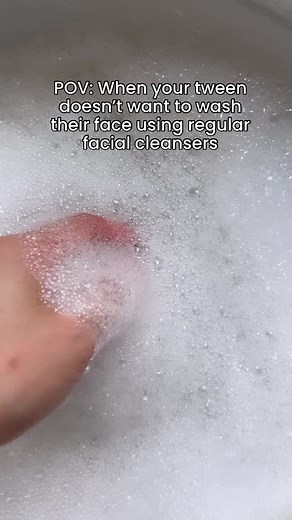 Introducing Be-Tween's skincare sensation: the Aloe Cleansing Ball! 🌿 Designed with tweens in mind, this little ball of magic gently cleanses while keeping skin hydrated and happy. Say goodbye to harsh chemicals and hello to a fresh, glowing complexion! 💫#AloeCleansingBall #skincare #koreanskincare #facialcleanser #facewash #skincareproducts #gentlecleanser #tweenskincare #InnovativeSkincare