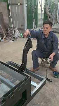 Electric hydraulic dump tricycle assembly demonstration